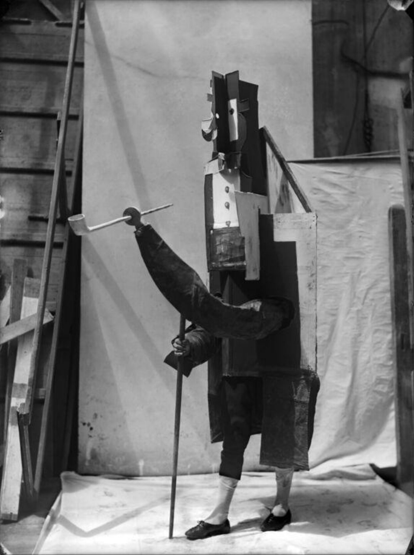 2010EG2854 Jean Cocteau, Pablo Picasso, Erik Satie aynı sahnede : Parade (Geçit Töreni, 1917)