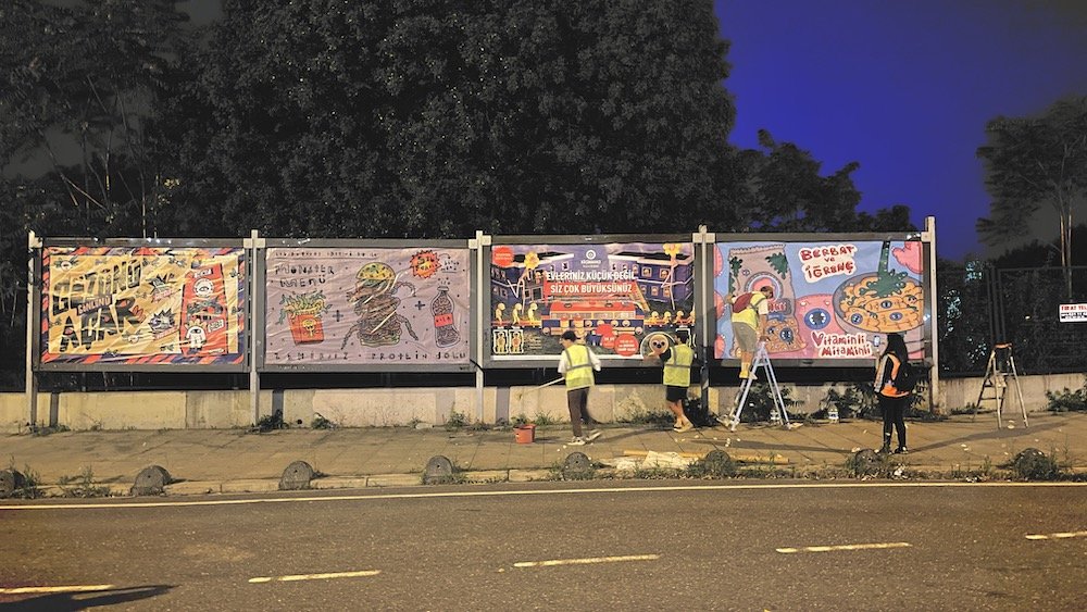 IMG_0306 Açık Hava Sanat : Dönüşen Reklam Panoları