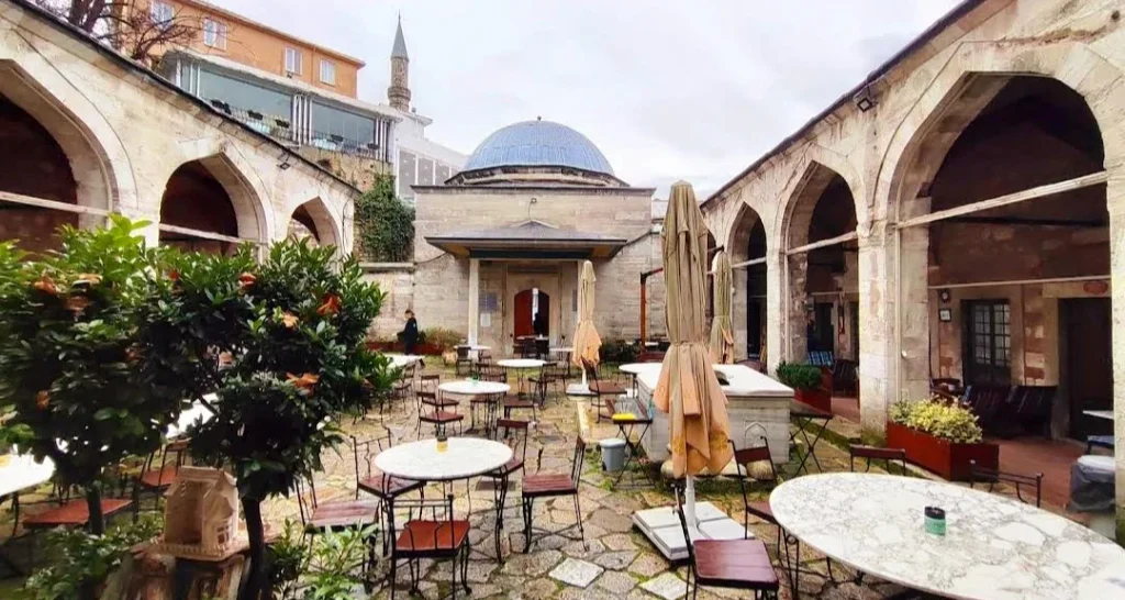 unnamed-1-1024x546 Sultanahmet'in Kalbi: Caferağa Medresesi